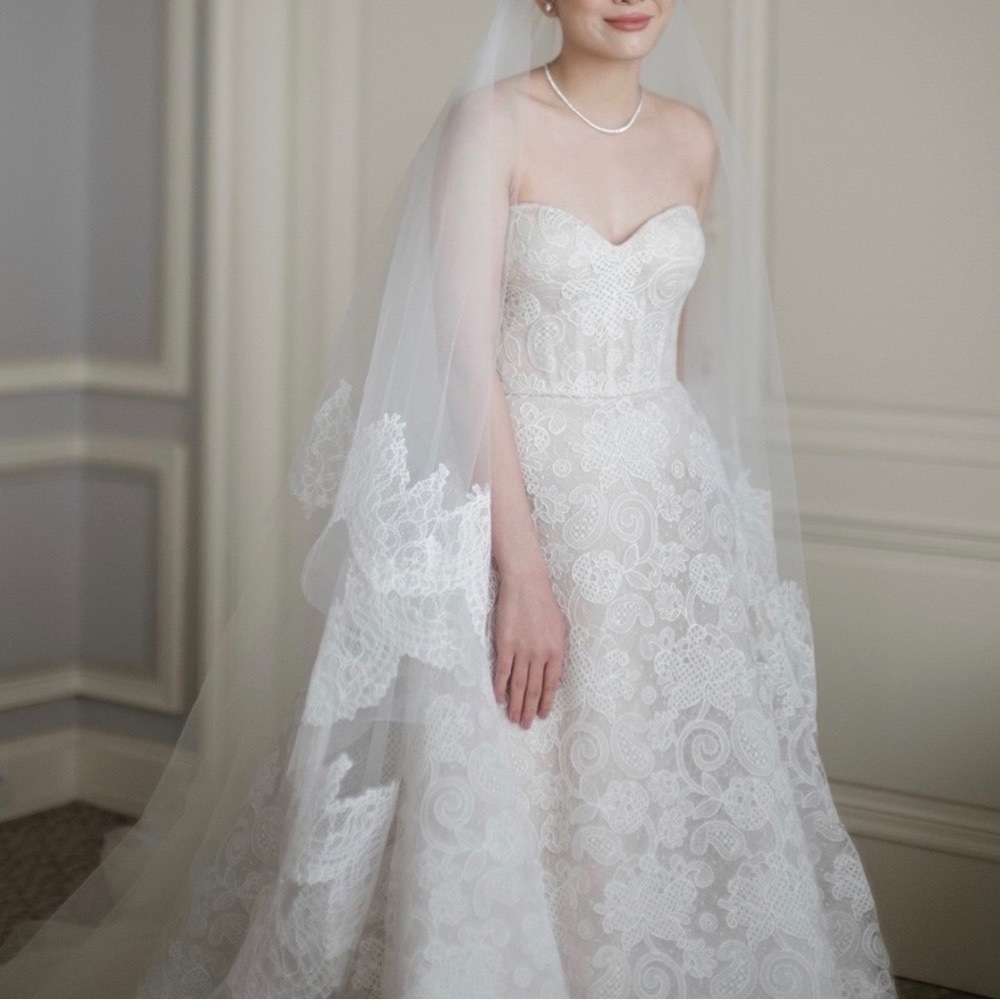 SOLD : NWT Reem Acra Wedding Gown size 10